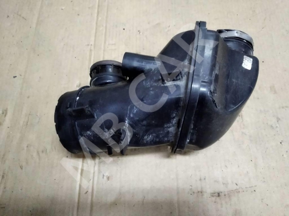 Патрубок впускного коллектора MERCEDES-BENZ CLA-класс C117/X117 (2013 - 2016) фото 1 — Разборка Мерседес