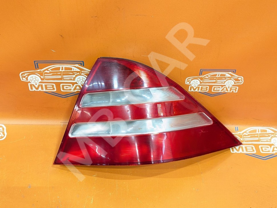 Фонарь задний правый MERCEDES-BENZ S-класс W220 (1998 - 2005) фото 1 &mdash; Разборка Мерседес