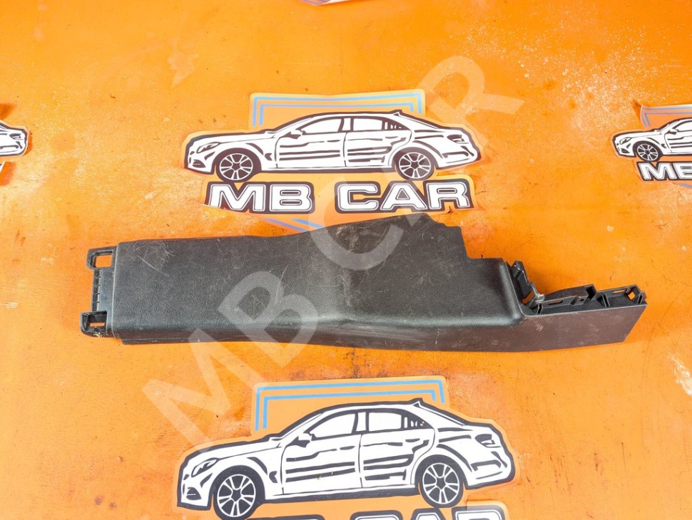 Накладка средней стойки MERCEDES-BENZ V-класс W447 рестайлинг (2019 - 2025) фото 1 &mdash; Разборка Мерседес