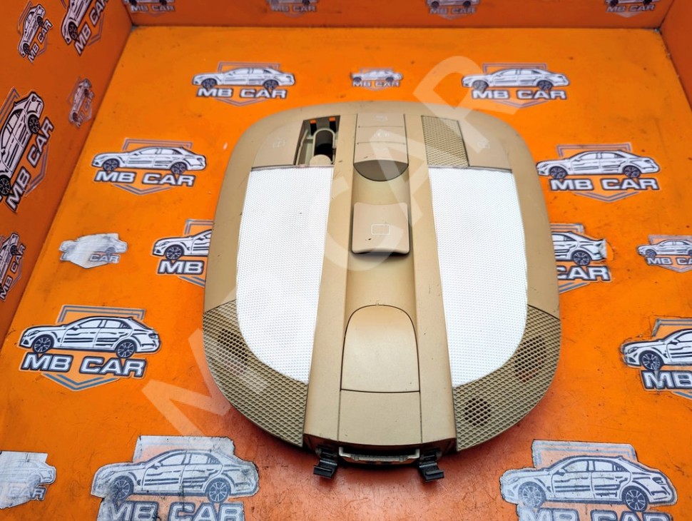 Плафон салона MERCEDES-BENZ M-класс W164 рестайлинг (2008 - 2011) фото 1 &mdash; Разборка Мерседес