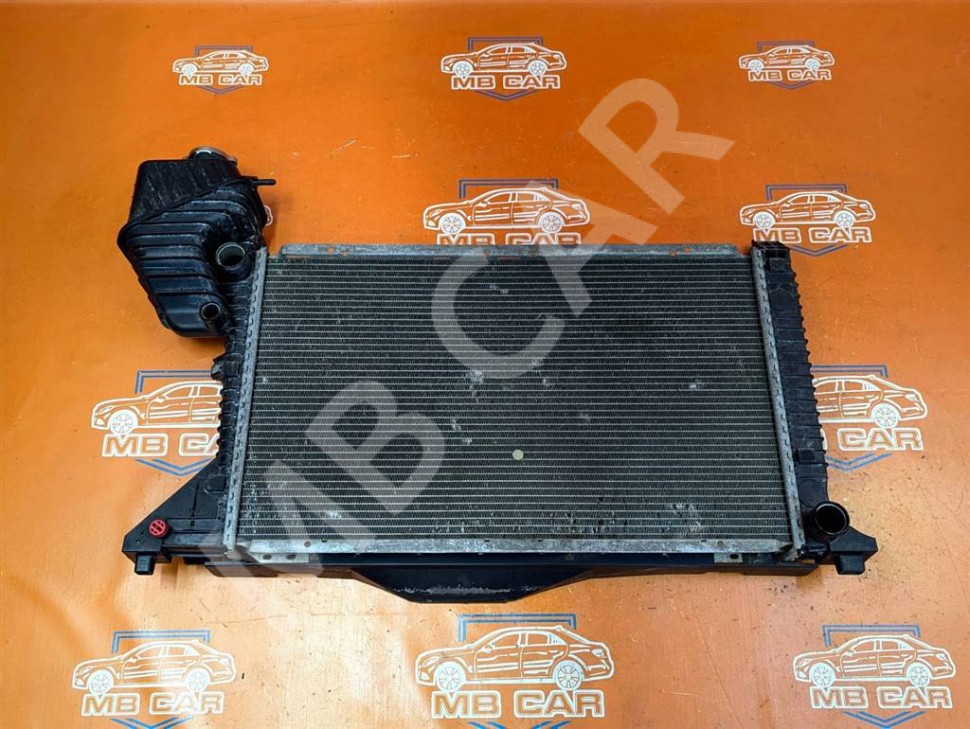 Радиатор MERCEDES-BENZ Sprinter W901-905 (1995 - 2006) фото 1 — Разборка Мерседес