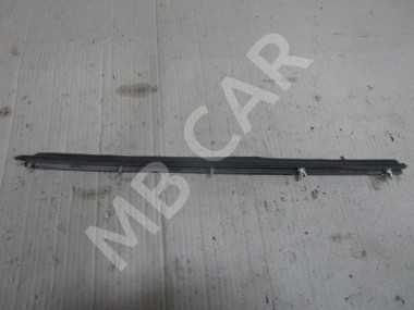 Накладка двери MERCEDES-BENZ C-класс W202/S202 (1993 - 1997) — Разборка Мерседес