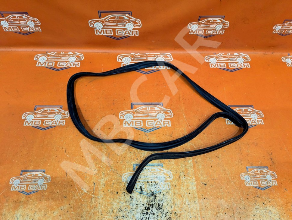 Уплотнитель моторного отсека MERCEDES-BENZ E-класс W211/S211 (2002 - 2006) фото 1 &mdash; Разборка Мерседес