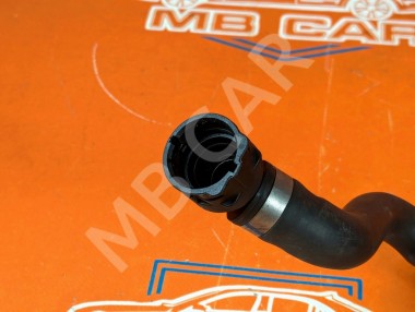 Патрубок ОЖ MERCEDES-BENZ A-класс AMG W176 (2013 - 2015) &mdash; Разборка Мерседес