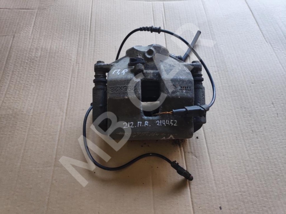 Суппорт передний правый MERCEDES-BENZ E-класс W212/S212/C207/A207 (2009 - 2013) фото 1 — Разборка Мерседес