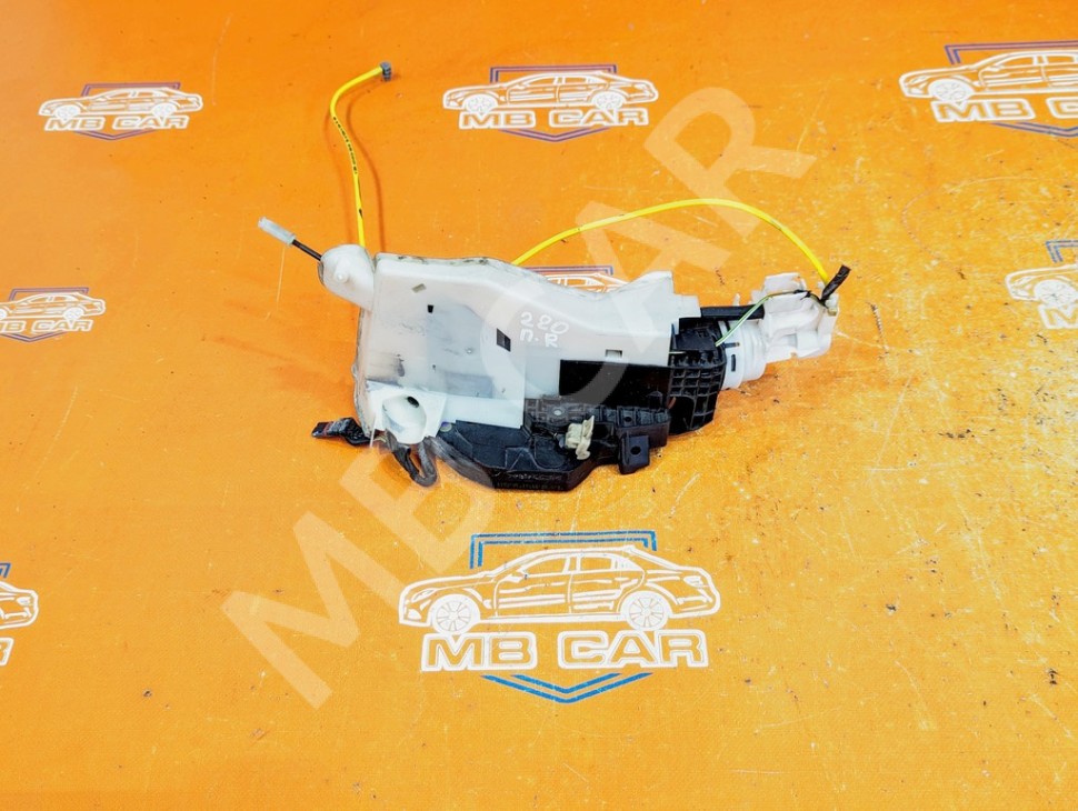 Замок двери передней правой MERCEDES-BENZ S-класс W220 (1998 - 2005) фото 1 &mdash; Разборка Мерседес