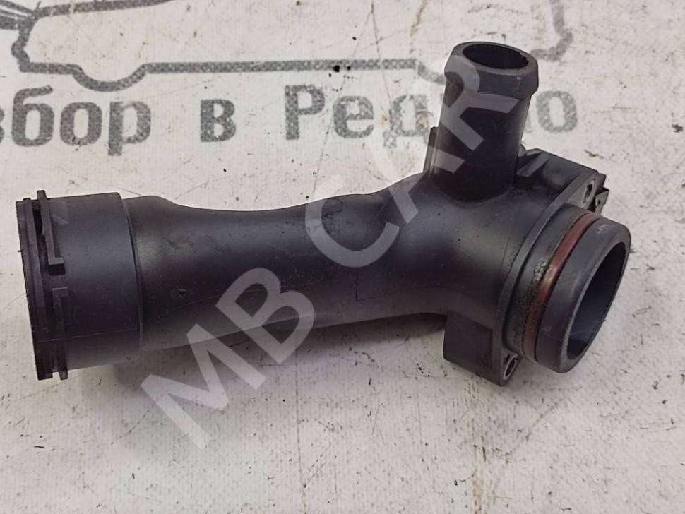 Фланец системы охлаждения MERCEDES-BENZ C-класс W204/S204/С204 рестайлинг (2011 - 2015) фото 1 — Разборка Мерседес