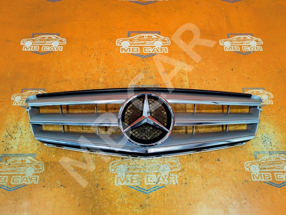 Решетка радиатора MERCEDES-BENZ C-класс W204/S204 (2006 - 2011) фото 1 — Разборка Мерседес