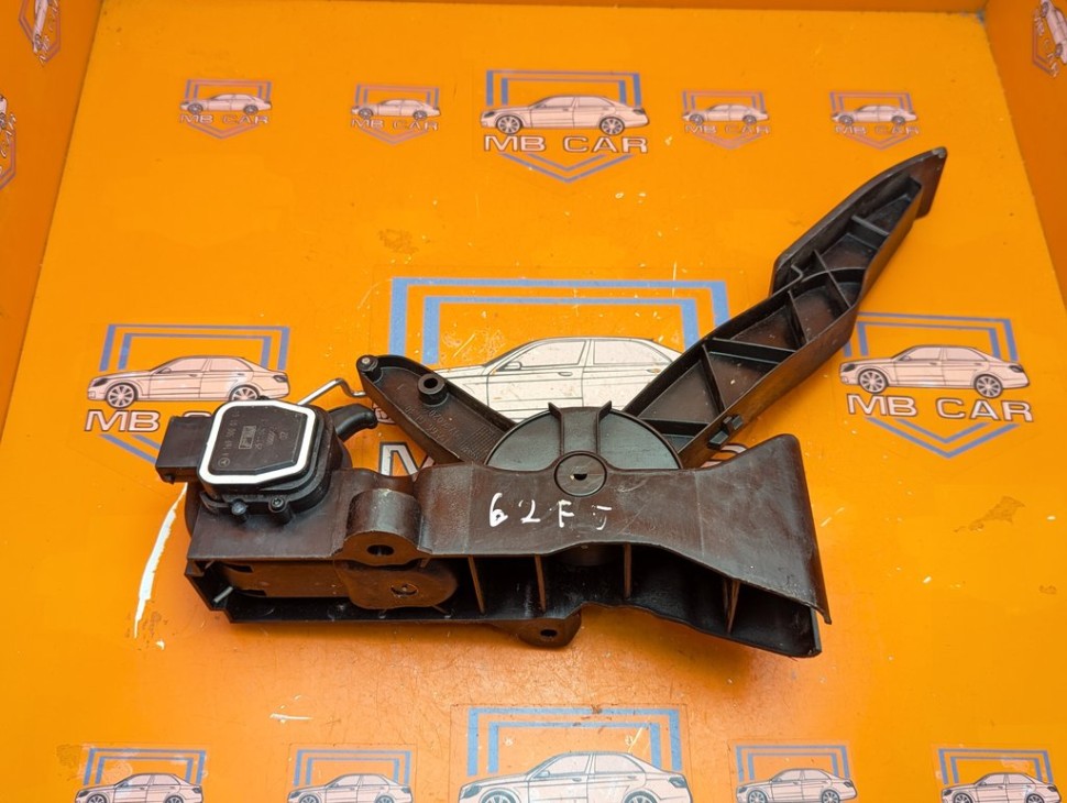 Педаль газа электронная MERCEDES-BENZ A-класс W169 (2004 - 2008) фото 1 &mdash; Разборка Мерседес