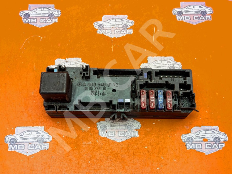 Блок предохранителей MERCEDES-BENZ E-класс W210/S210 (1995 - 1999) фото 1 — Разборка Мерседес