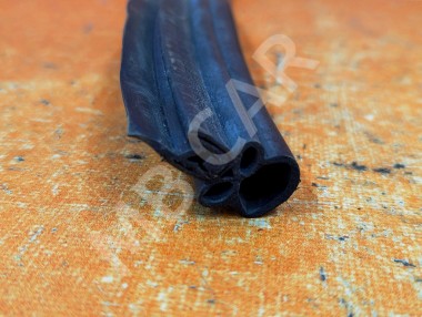 Уплотнитель капота MERCEDES-BENZ E-класс W210/S210 рестайлинг (1999 - 2003) &mdash; Разборка Мерседес