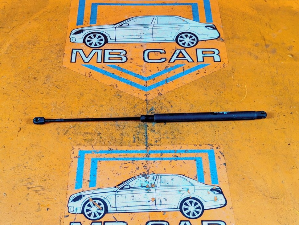 Амортизатор капота MERCEDES-BENZ C-класс W203/S203/CL203 рестайлинг (2004 - 2008) C 220 CDI 2.2 AT (150 л.с.) фото 1 &mdash; Разборка Мерседес