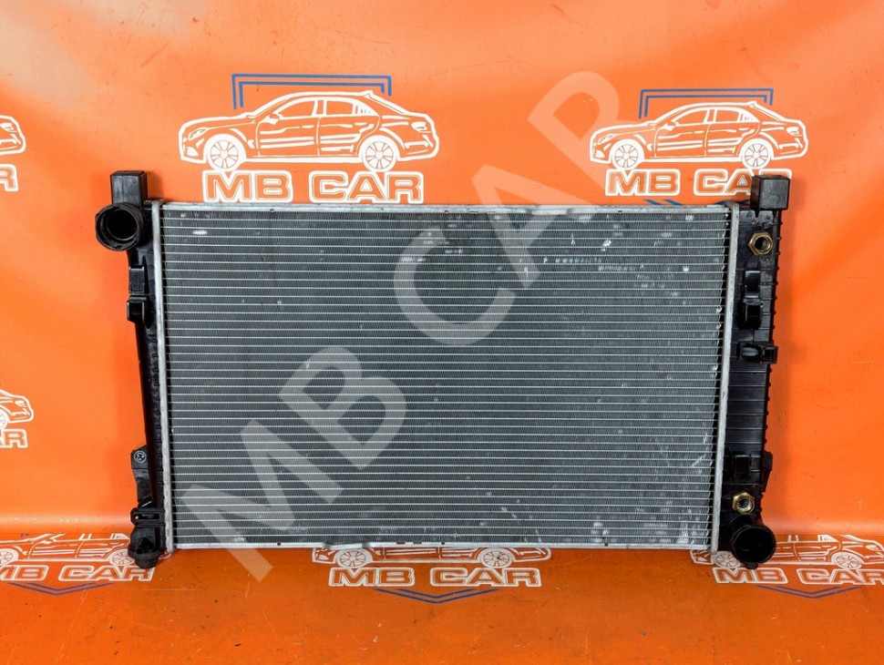 Радиатор MERCEDES-BENZ C-класс W203/S203/CL203 (2000 - 2004) фото 1 &mdash; Разборка Мерседес