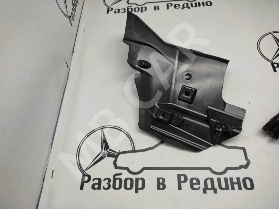 Пыльник MERCEDES-BENZ GL-класс X166 (2012 - 2016) фото 1 — Разборка Мерседес