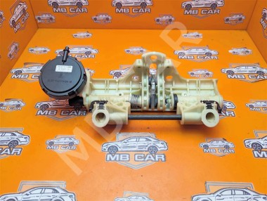 Механизм подголовника MERCEDES-BENZ S-класс W220 (1998 - 2005) — Разборка Мерседес