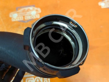 Патрубок интеркулера MERCEDES-BENZ C-класс W204/S204 (2006 - 2011) — Разборка Мерседес