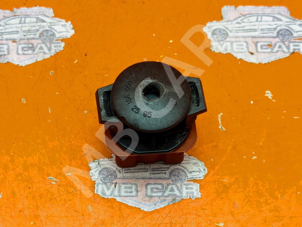 Опора радиатора MERCEDES-BENZ C-класс W204/S204 (2006 - 2011) фото 1 &mdash; Разборка Мерседес