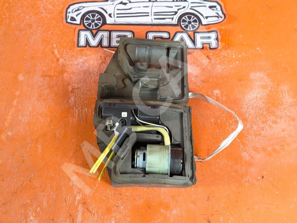 Компрессор центрального замка MERCEDES-BENZ A-класс W168 рестайлинг (2001 - 2004) фото 1 &mdash; Разборка Мерседес