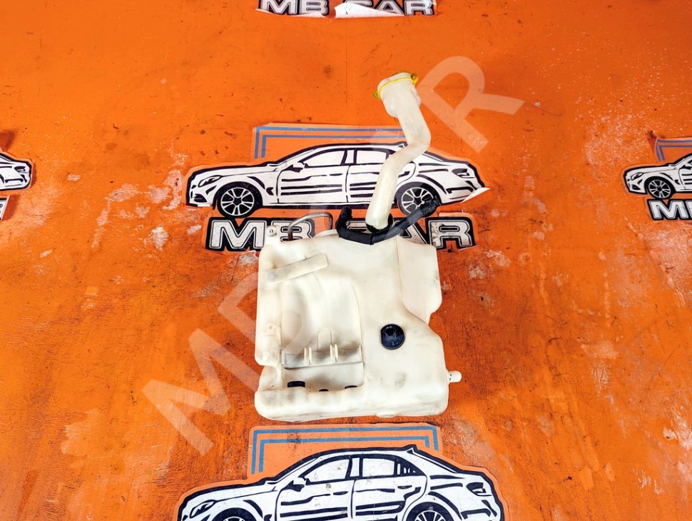 Бачок омывателя MERCEDES-BENZ CLK-класс C209/A209 (2002 - 2005) фото 1 &mdash; Разборка Мерседес