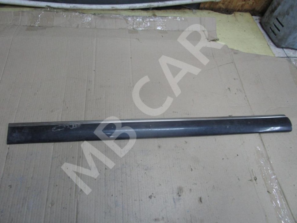 Молдинг двери MERCEDES-BENZ E-класс W210/S210 (1995 - 1999) фото 1 — Разборка Мерседес