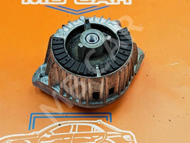 Опора двигателя MERCEDES-BENZ E-класс W212/S212/C207/A207 (2009 - 2013) — Разборка Мерседес