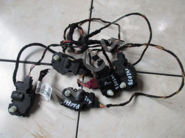 Сервоприводы печки MERCEDES-BENZ C-класс W204/S204 (2006 - 2011) — Разборка Мерседес