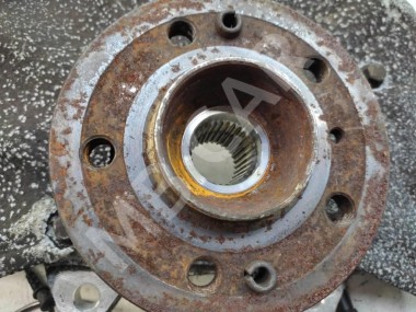 Кулак поворотный передний правый MERCEDES-BENZ GLE-класс W166 (2015 - 2018) — Разборка Мерседес