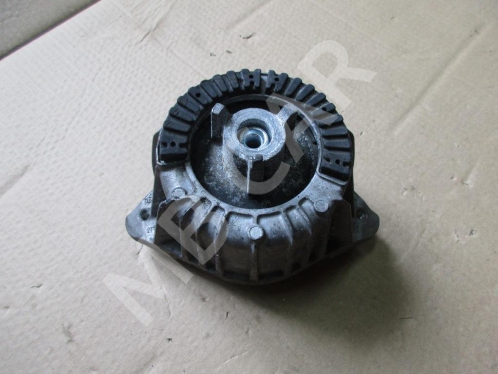 Опора двигателя MERCEDES-BENZ CLS-класс C218/X218 (2010 - 2014) фото 1 — Разборка Мерседес