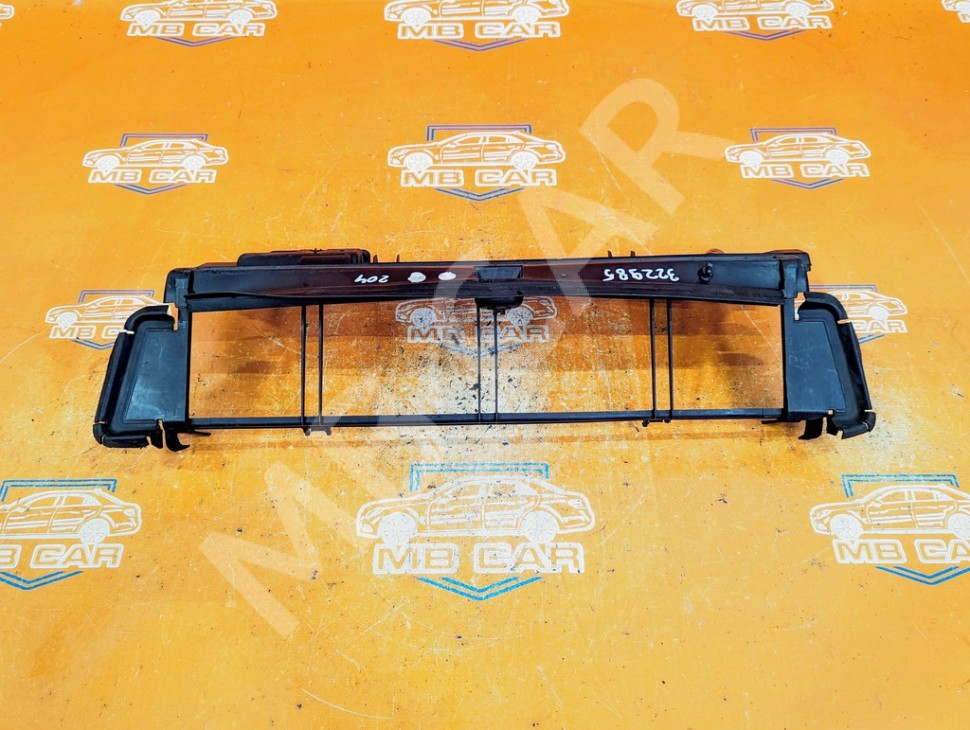 Кожух радиатора MERCEDES-BENZ C-класс W204/S204/С204 рестайлинг (2011 - 2015) фото 1 — Разборка Мерседес