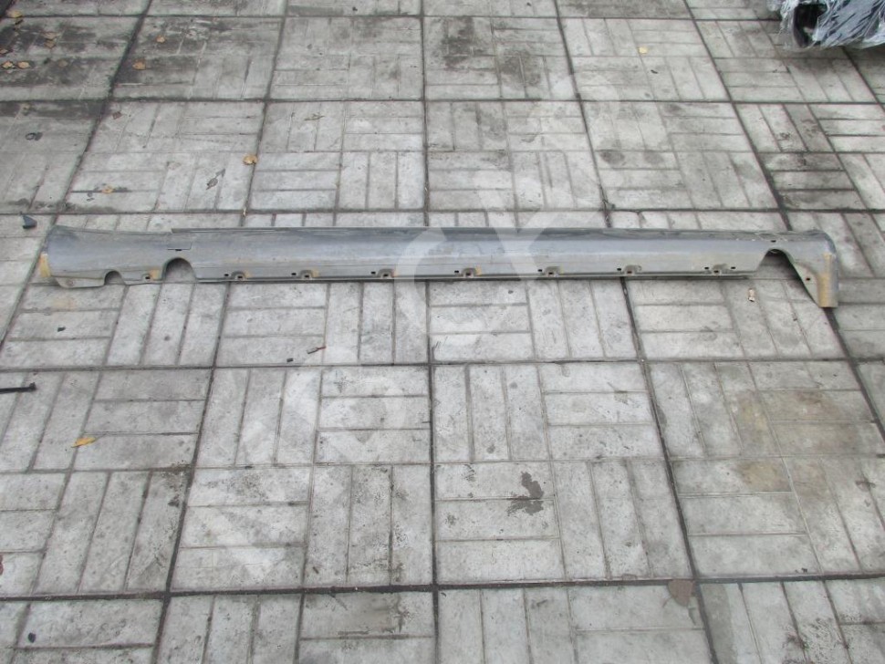 Порог пластиковый левый MERCEDES-BENZ W124 W124/S124/C124/A124 (1984 - 1993) фото 1 — Разборка Мерседес