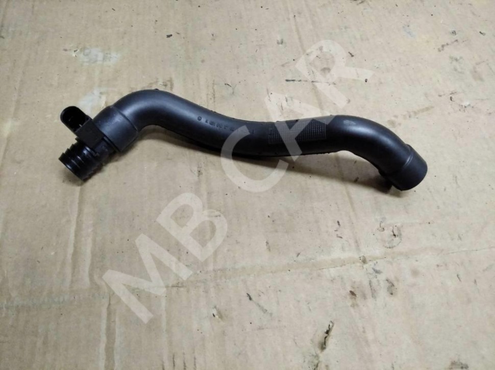 Трубка вентиляции картерных газов MERCEDES-BENZ CLA-класс C117/X117 (2013 - 2016) фото 1 &mdash; Разборка Мерседес