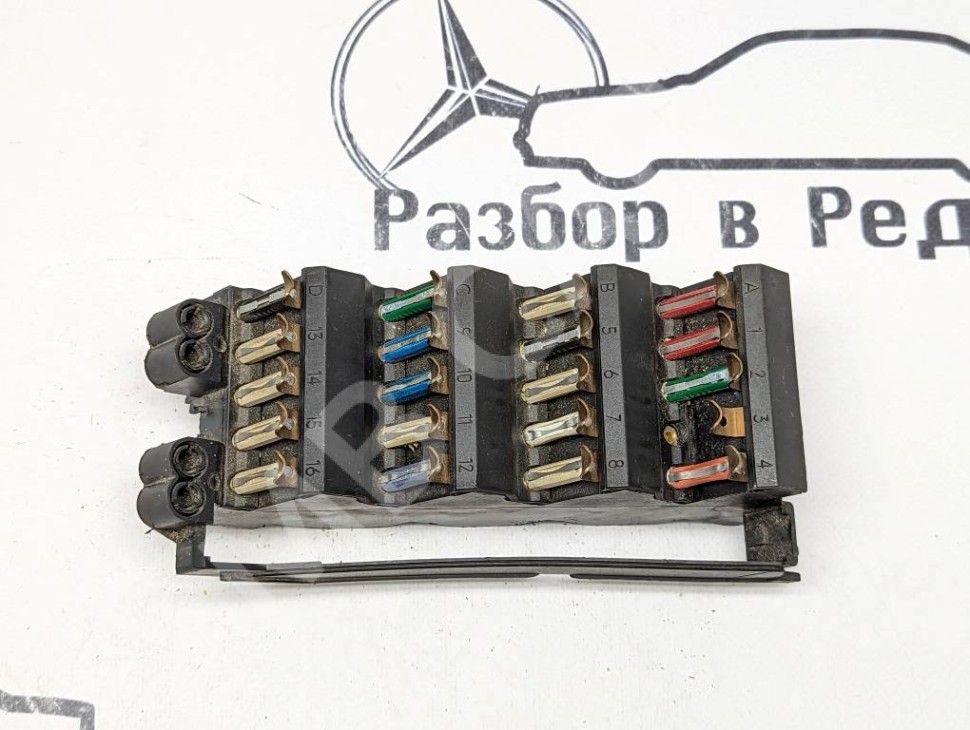 Блок предохранителей MERCEDES-BENZ W124 W124/S124/C124/A124 (1984 - 1993) фото 1 — Разборка Мерседес