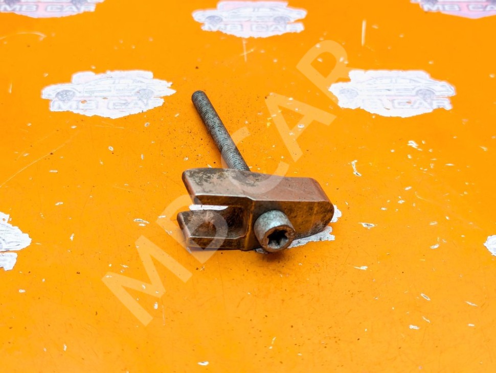 Кронштейн крепления форсунок MERCEDES-BENZ V-класс W638/W639 (1996 - 2003) фото 1 &mdash; Разборка Мерседес