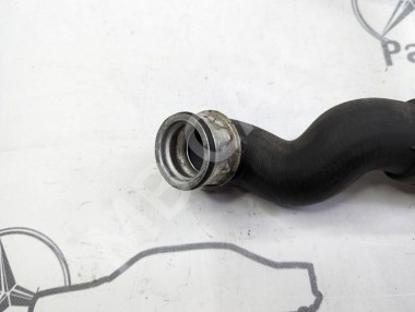 Патрубок радиатора MERCEDES-BENZ C-класс W203/S203/CL203 (2000 - 2004) — Разборка Мерседес