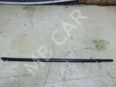 Молдинг стекла двери MERCEDES-BENZ E-класс W210/S210 (1995 - 1999) — Разборка Мерседес