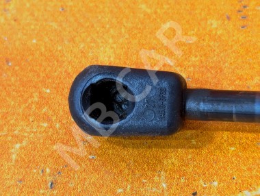 Амортизатор капота MERCEDES-BENZ C-класс W204/S204 (2006 - 2011) — Разборка Мерседес