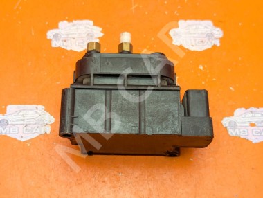 Блок клапанов пневмоподвески MERCEDES-BENZ S-класс W222/C217/A217 (2013 - 2017) &mdash; Разборка Мерседес