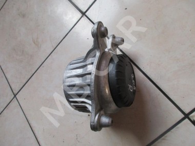 Опора двигателя MERCEDES-BENZ C-класс W205/S205/C205/A205 (2014 - 2018) — Разборка Мерседес