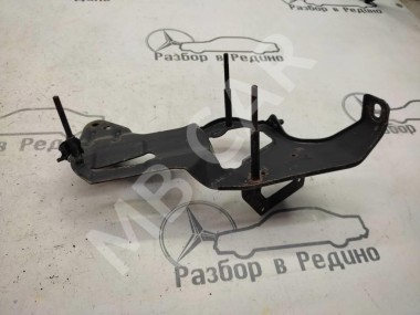 Кронштейн компрессора подвески MERCEDES-BENZ R-класс W251 (2005 - 2007) — Разборка Мерседес