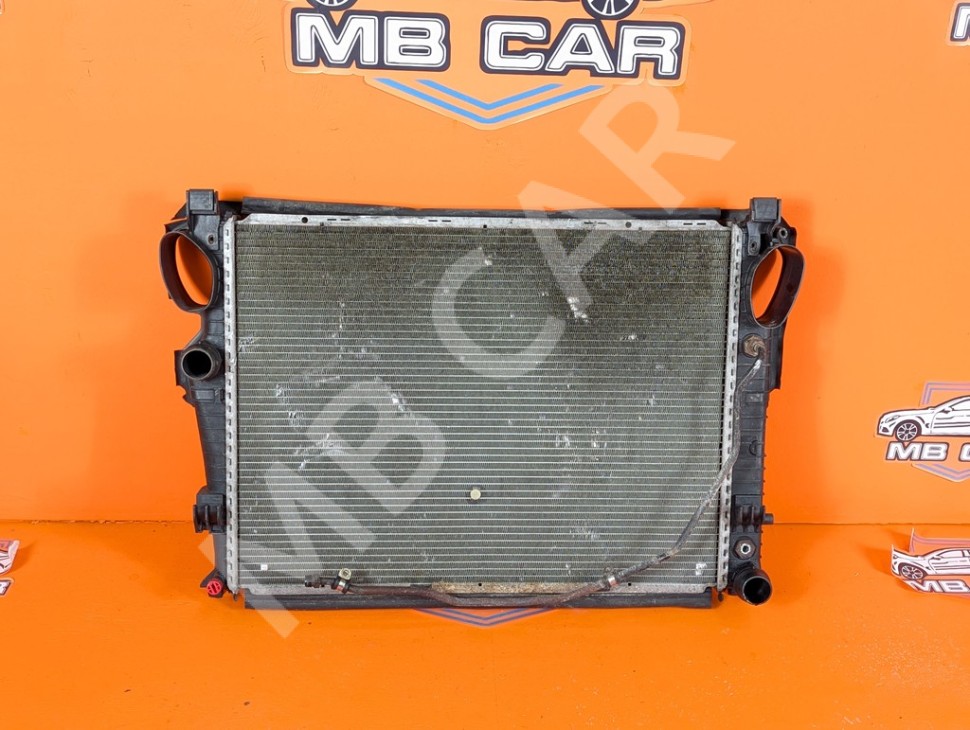 Радиатор MERCEDES-BENZ S-класс W220 (1998 - 2005) фото 1 &mdash; Разборка Мерседес