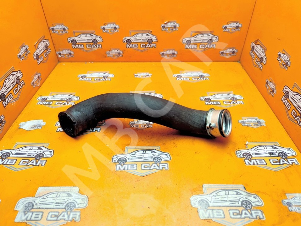 Патрубок радиатора MERCEDES-BENZ E-класс W211/S211 (2002 - 2006) фото 1 &mdash; Разборка Мерседес