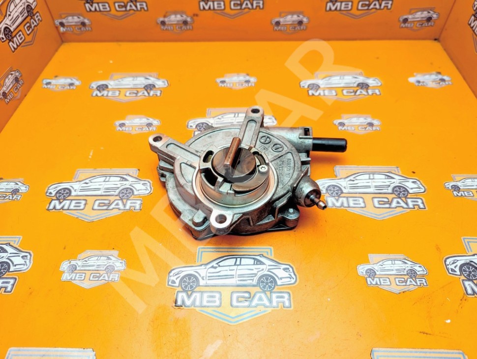Насос вакуумный MERCEDES-BENZ C-класс W204/S204 (2006 - 2011) фото 1 — Разборка Мерседес