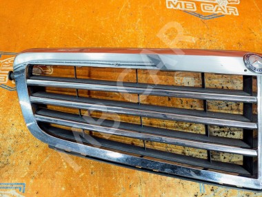 Решетка радиатора MERCEDES-BENZ C-класс W204/S204 (2006 - 2011) — Разборка Мерседес