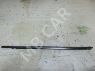 Молдинг стекла двери MERCEDES-BENZ E-класс W210/S210 (1995 - 1999) — Разборка Мерседес