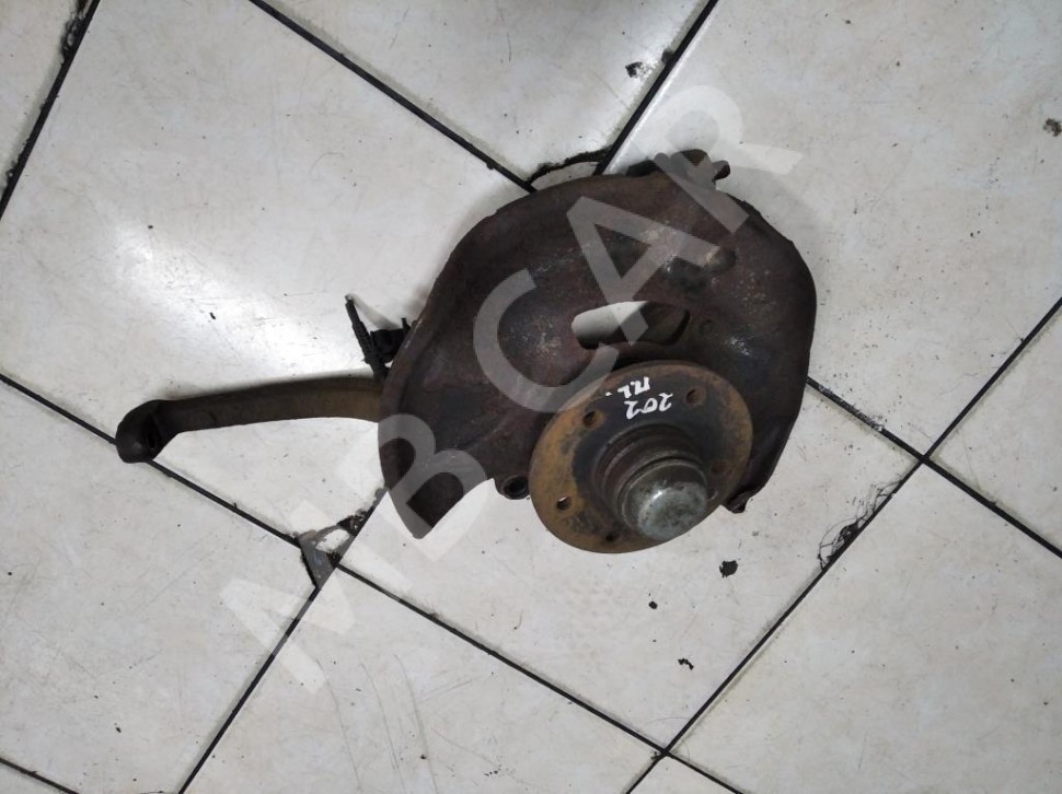 Кулак поворотный передний левый MERCEDES-BENZ C-класс W202/S202 рестайлинг (1997 - 2001) фото 1 — Разборка Мерседес