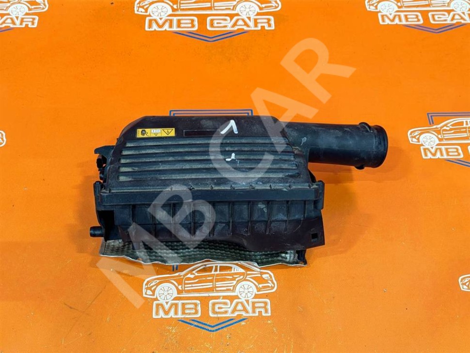 Корпус воздушного фильтра MERCEDES-BENZ C-класс W205/S205/C205/A205 (2014 - 2018) фото 1 — Разборка Мерседес