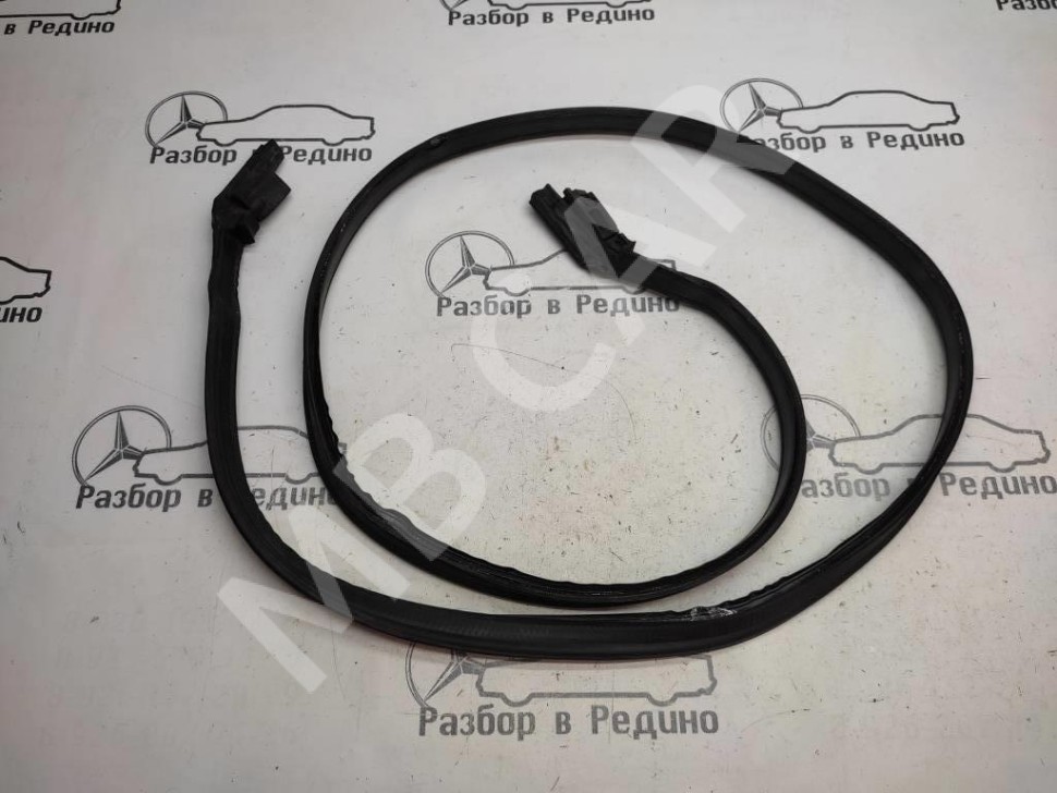 Уплотнитель крышки багажника MERCEDES-BENZ SLK-класс R170 (1996 - 2000) фото 1 — Разборка Мерседес