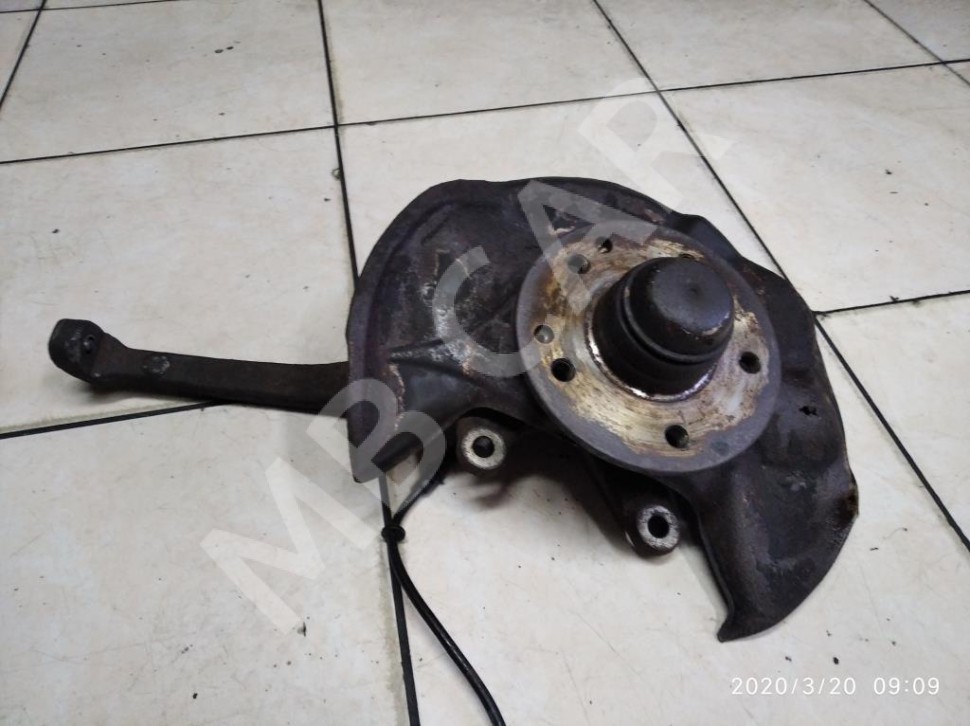 Кулак поворотный передний левый MERCEDES-BENZ C-класс W202/S202 рестайлинг (1997 - 2001) фото 1 — Разборка Мерседес