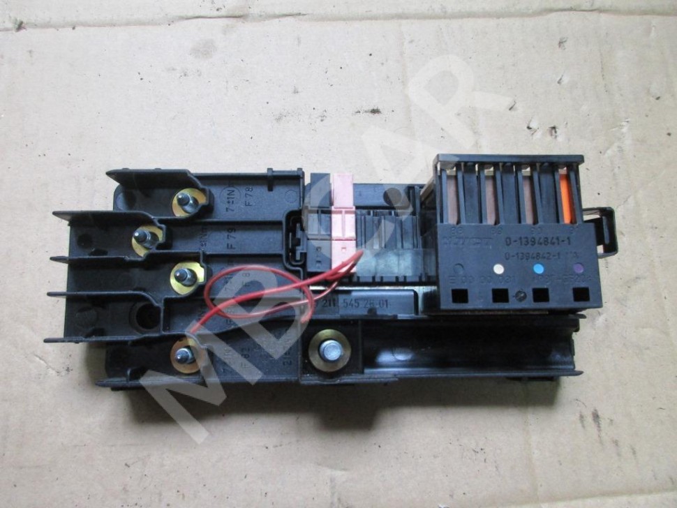 Блок предохранителей MERCEDES-BENZ R-класс W251 (2005 - 2007) фото 1 &mdash; Разборка Мерседес