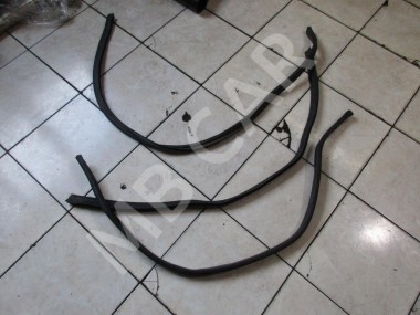 Уплотнитель моторного отсека MERCEDES-BENZ M-класс W164 (2005 - 2008) — Разборка Мерседес